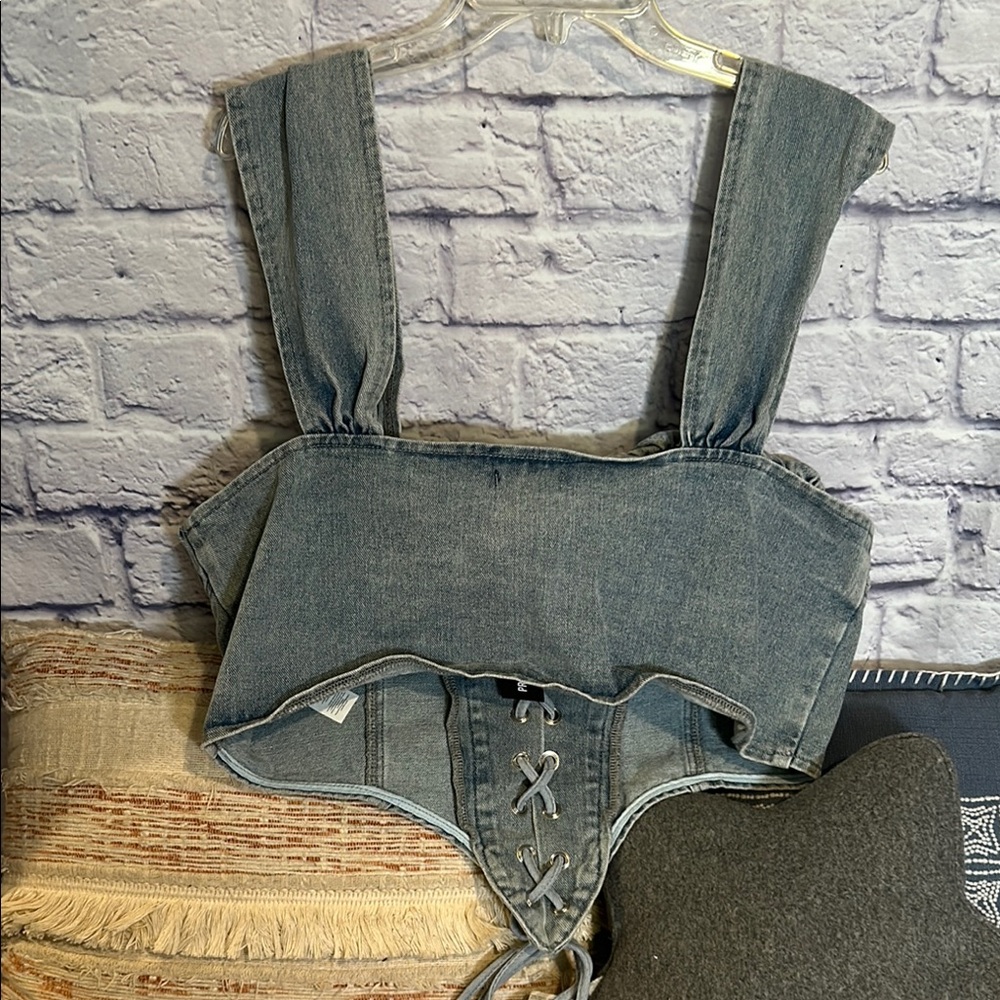 PrettyLittleThing denim laceup Blue Crop Top - Picture 5 of 6